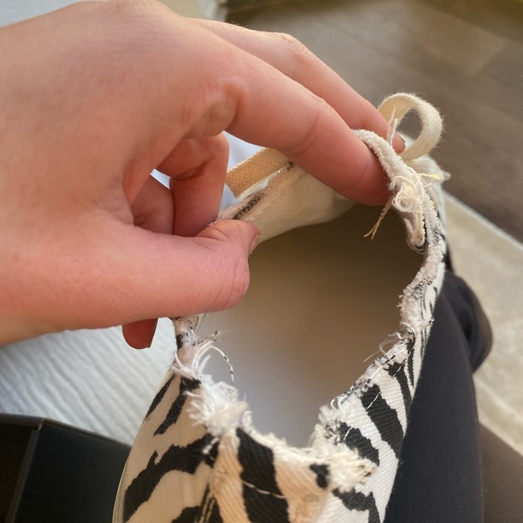 Saint Laurent Sneakers in canvas zebra print - Picture 13 of 14